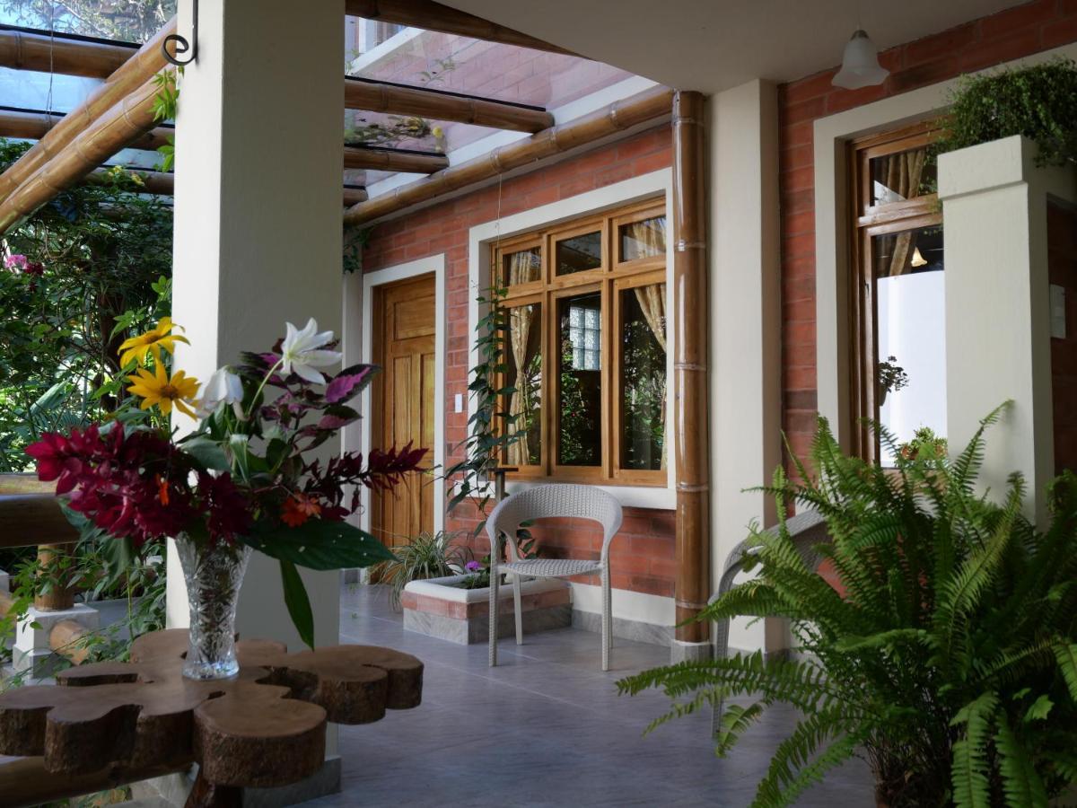 Casa Del Rio En Mindo Bed & Breakfast Eksteriør bilde