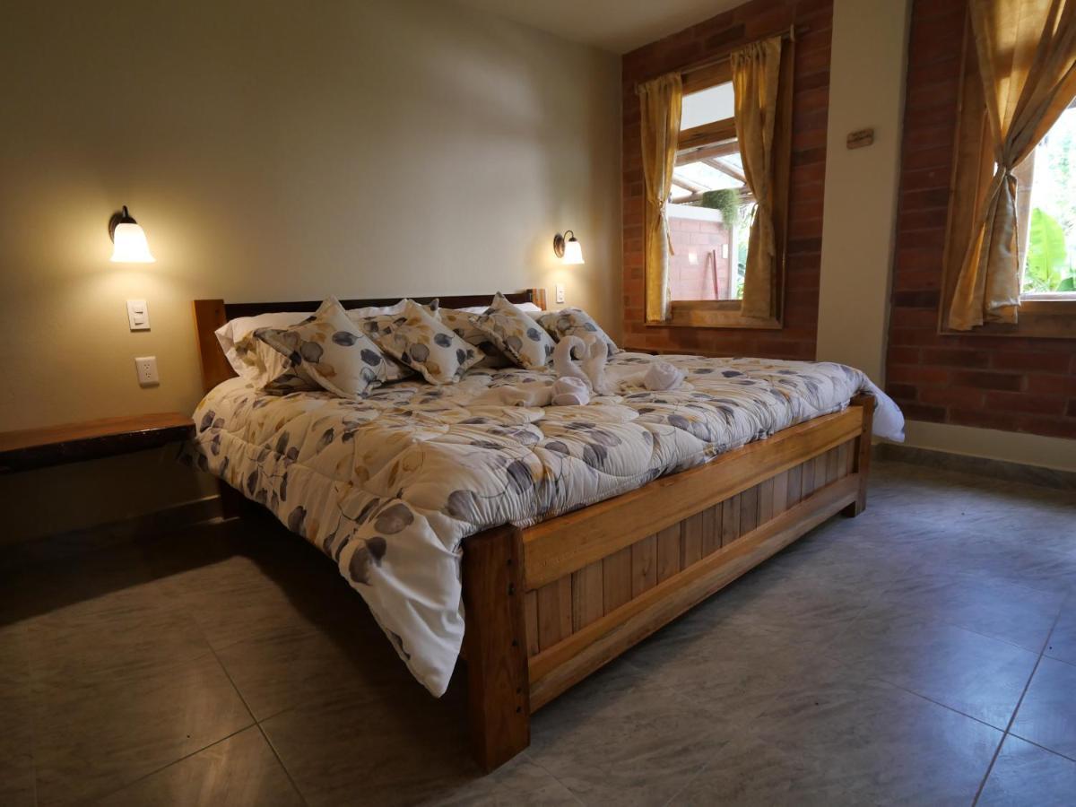 Casa Del Rio En Mindo Bed & Breakfast Eksteriør bilde