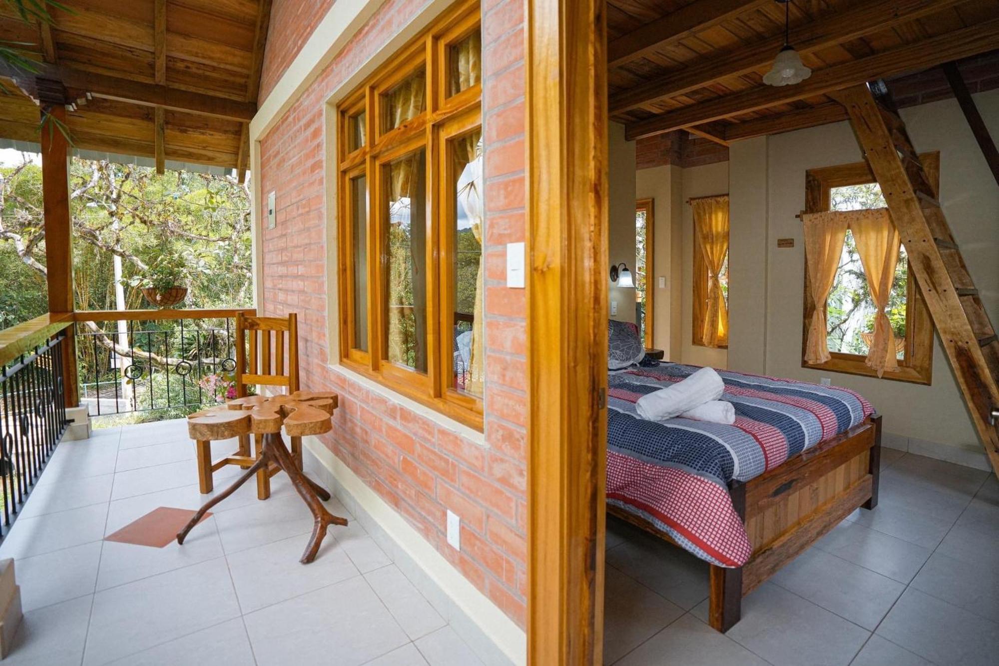 Casa Del Rio En Mindo Bed & Breakfast Eksteriør bilde