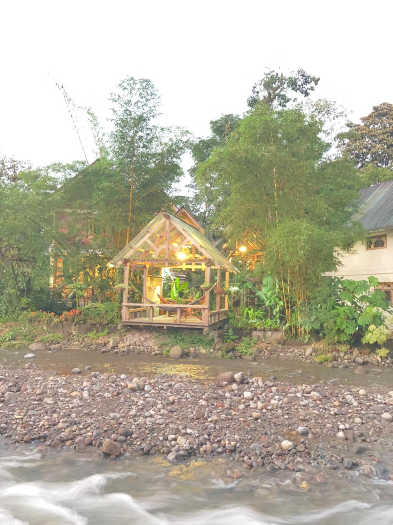 Casa Del Rio En Mindo Bed & Breakfast Eksteriør bilde